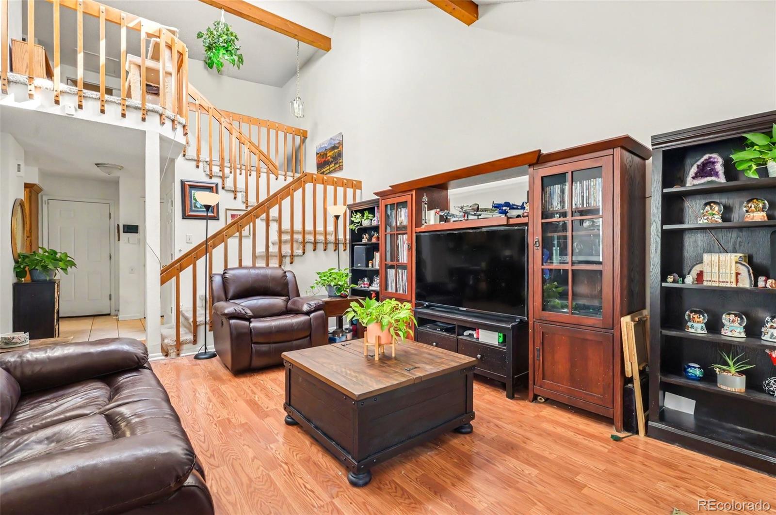 933 S Evanston Cir, Aurora, CO 80012