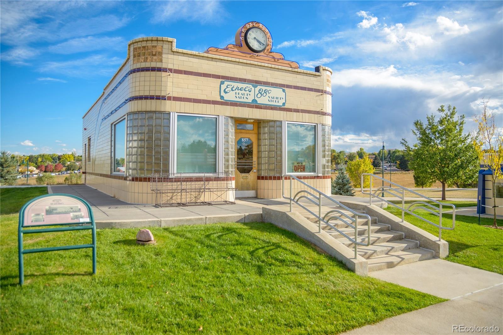725 S Alcott St, Denver, CO 80219