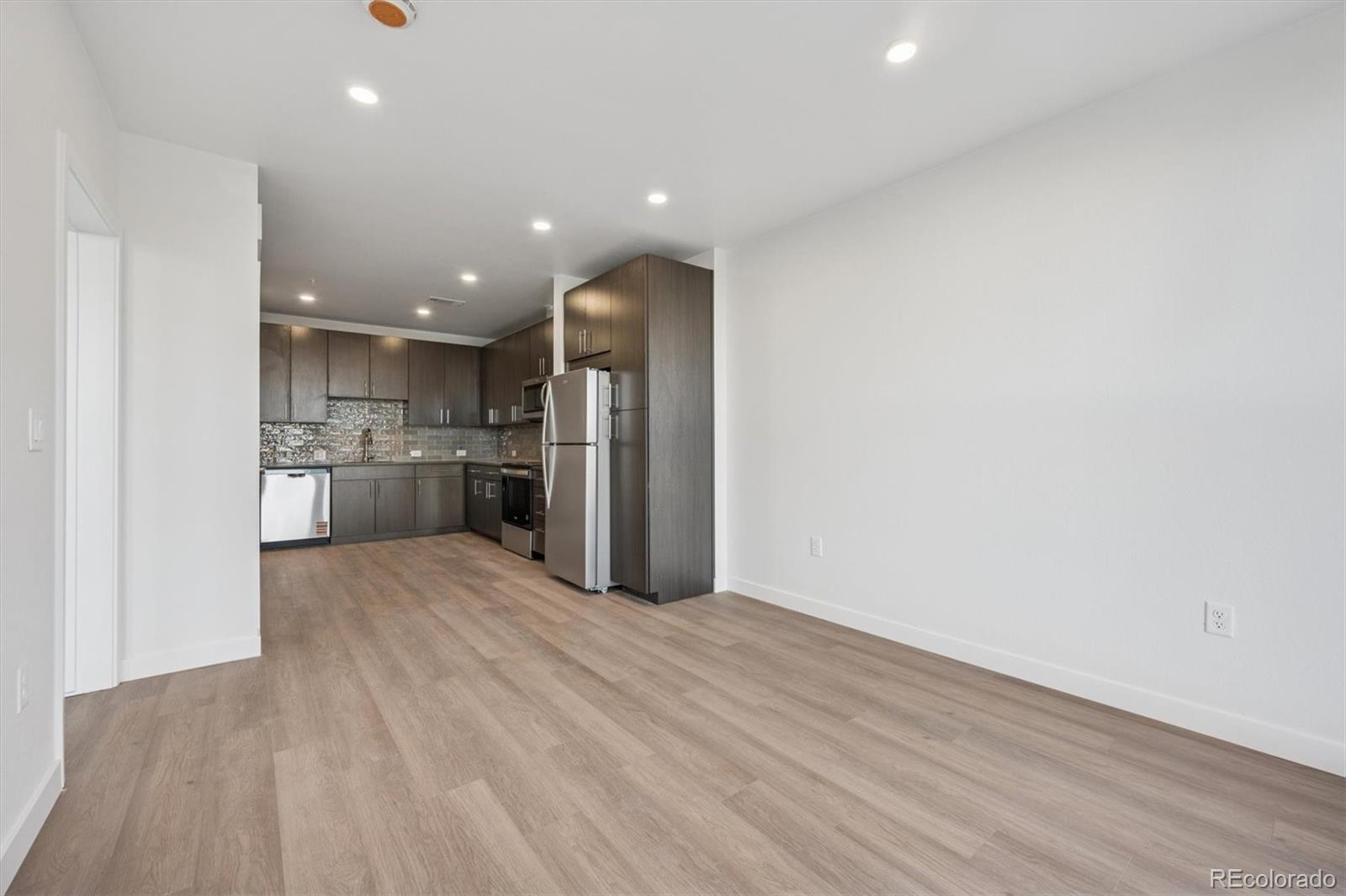 639 29th St #211, Denver, CO 80205