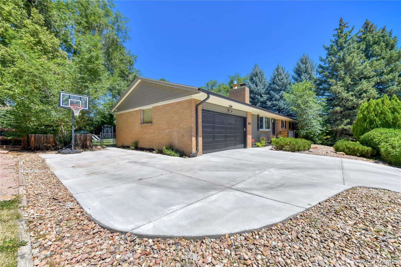 11835 Swadley Dr, Lakewood, CO 80215