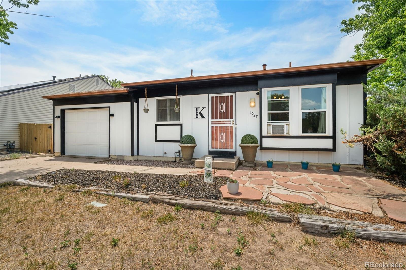 1927 Cathay Ct, Aurora, CO 80011