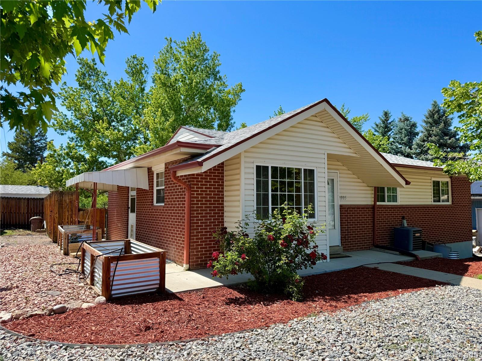 1005 Moss St, Golden, CO 80401