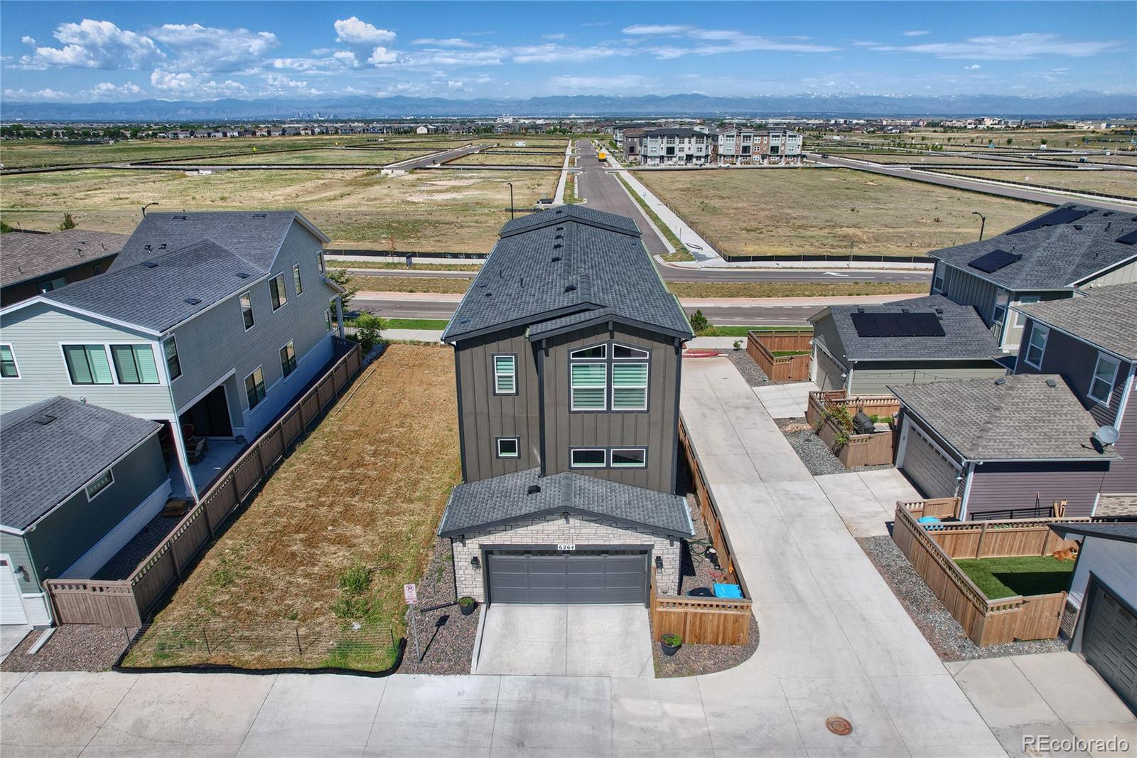 6264 N Lisbon St, Aurora, CO 80019