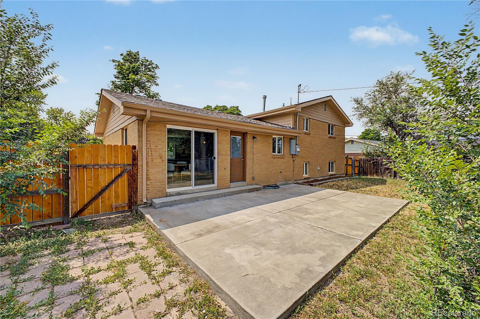 328 Troy St, Aurora, CO 80011