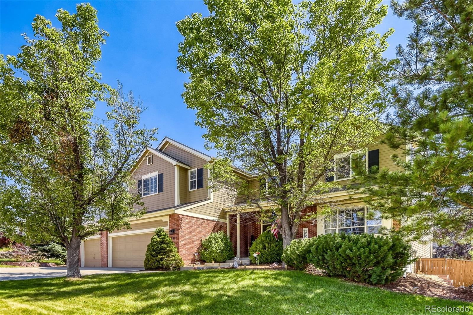9917 Hawthorne St, Highlands Ranch, CO 80126