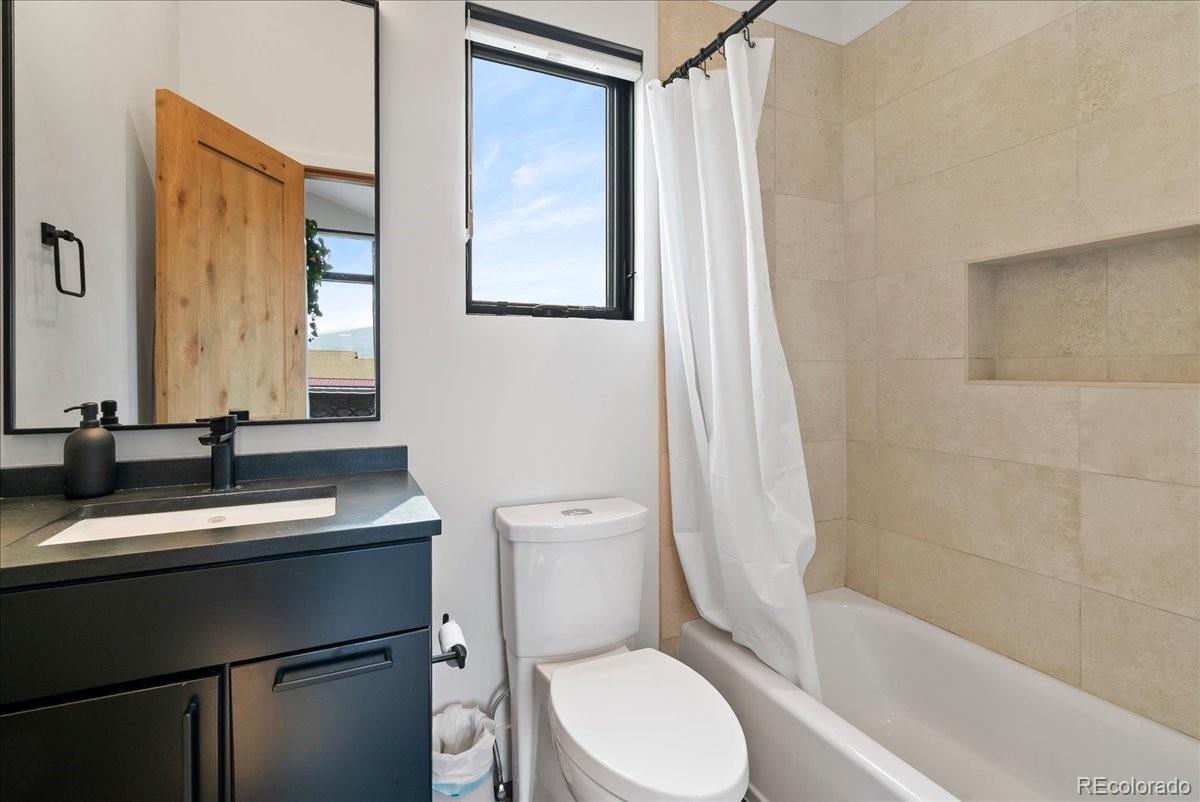 127 Telluride Ct, Dillon, CO 80435