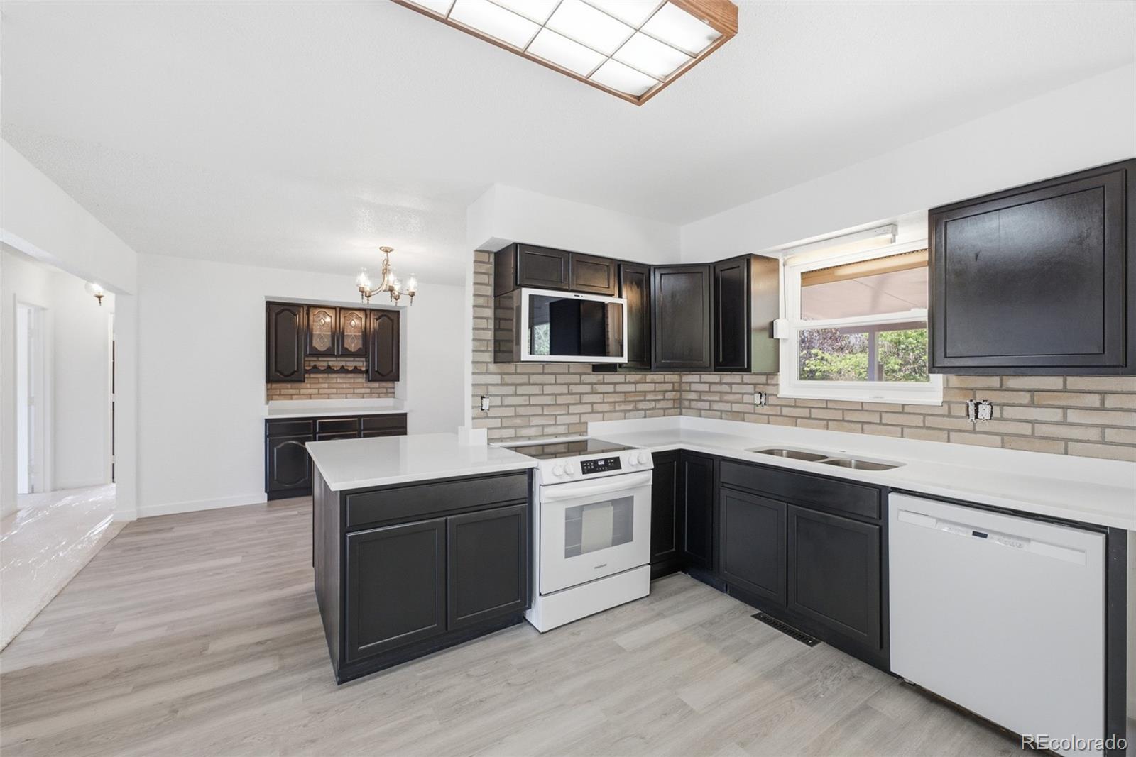 745 Mobile St, Aurora, CO 80011