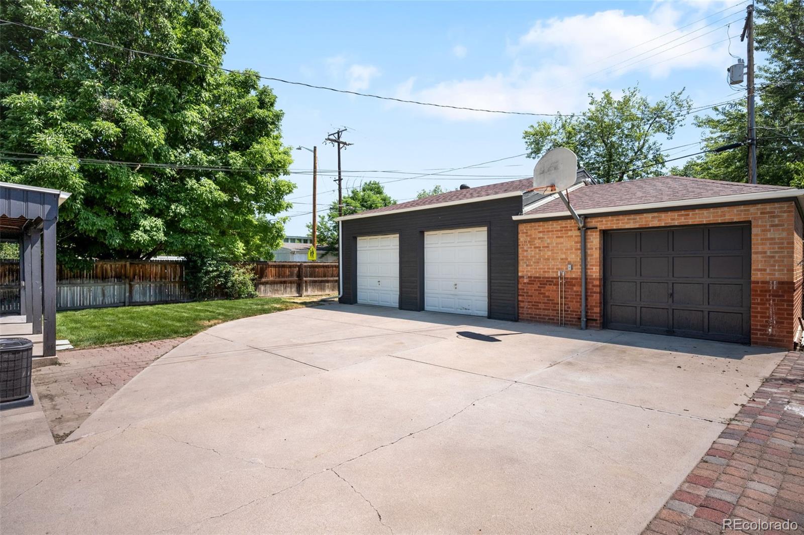 1370 Newport St, Denver, CO 80220