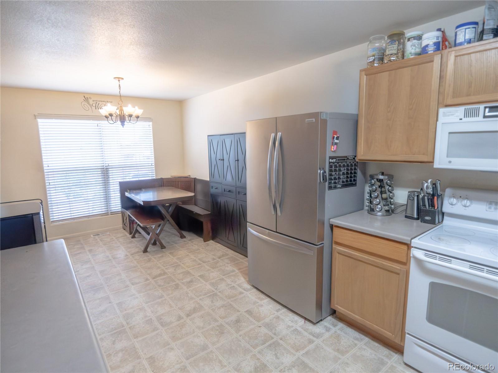 8806 Silver Glen Dr, Fountain, CO 80817