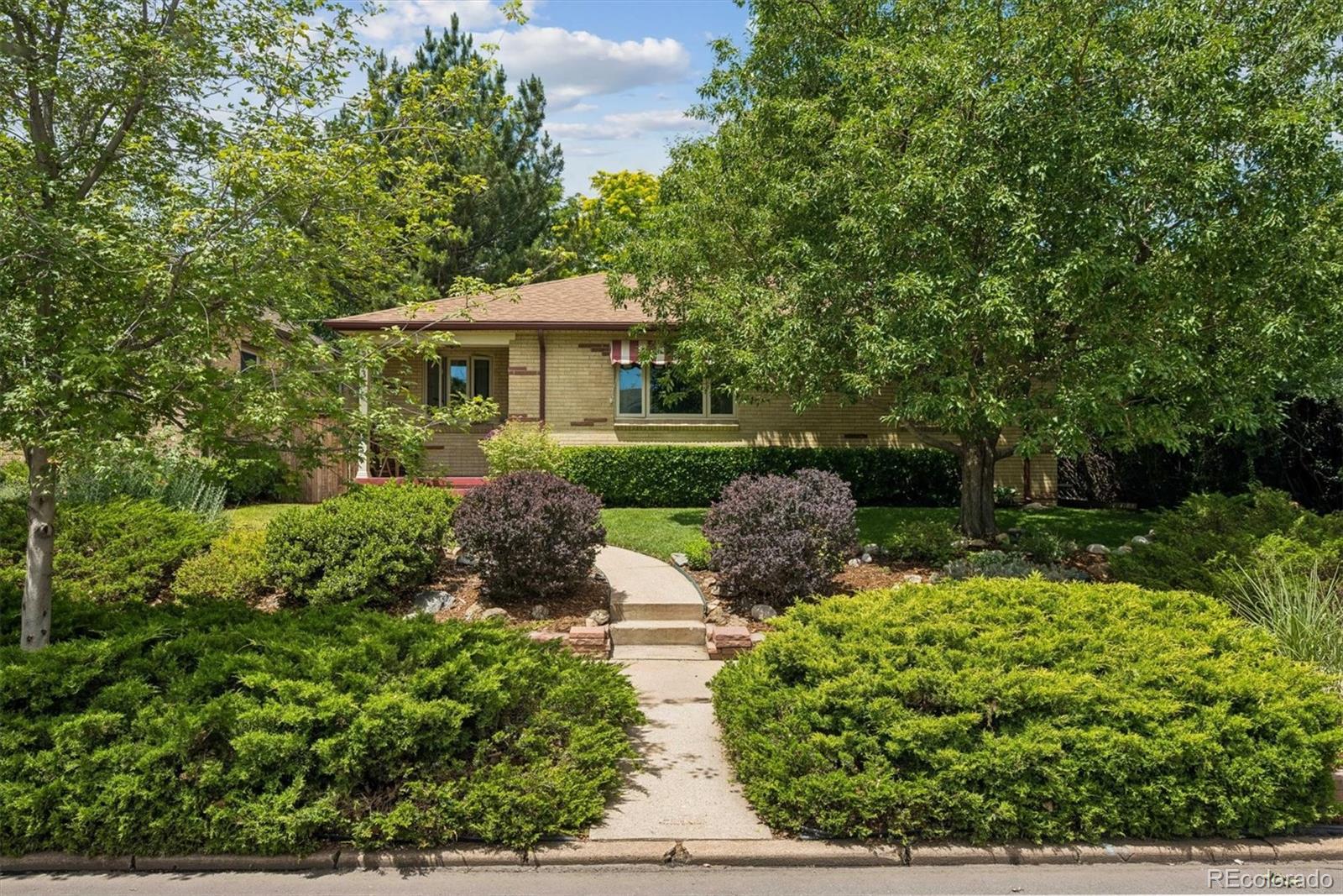 2835 Dahlia St, Denver, CO 80207