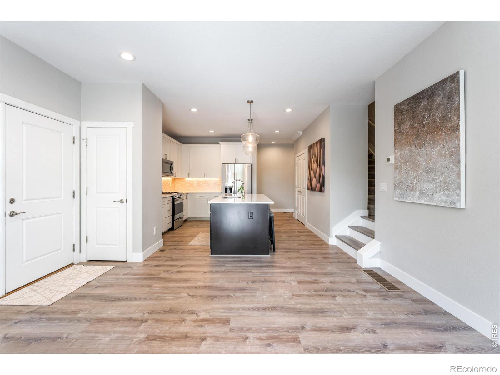 813 Grandview Mdws Dr, Longmont, CO 80503