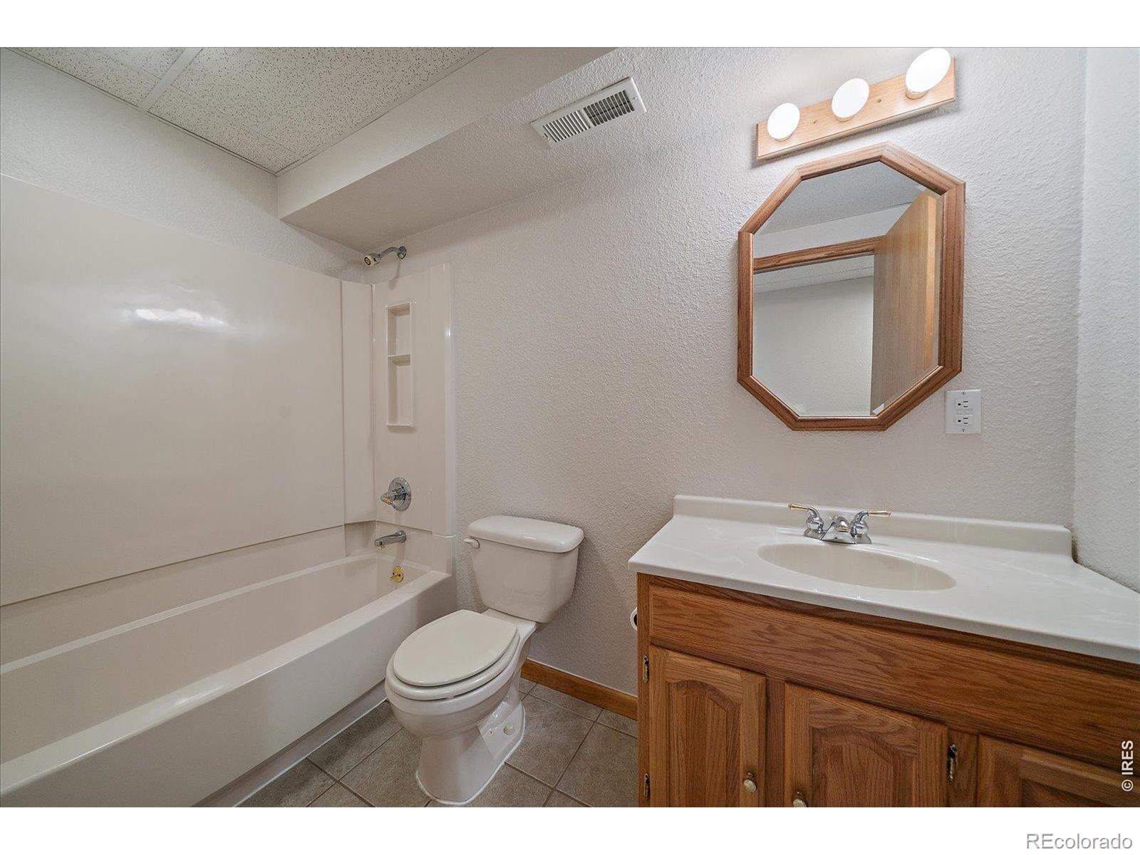 2428 Maplewood Cir W, Longmont, CO 80503