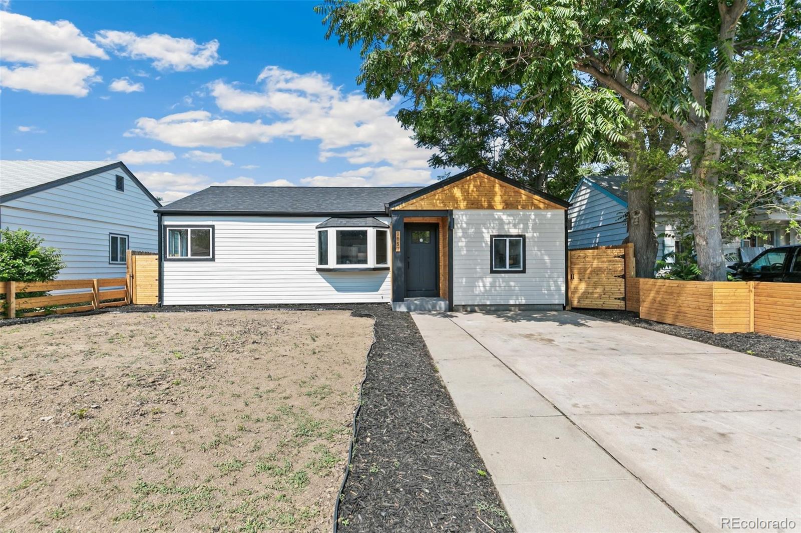 1657 Macon St, Aurora, CO 80010