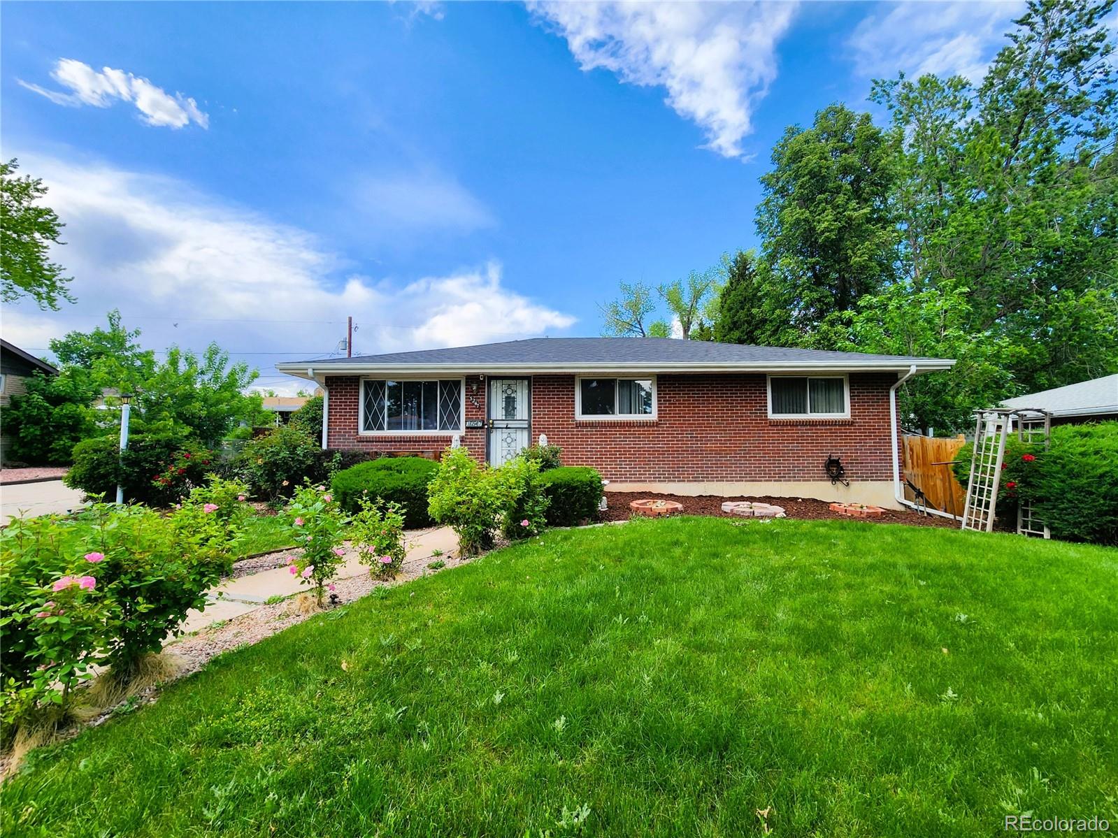 3247 W Pimlico Dr, Englewood, CO 80110