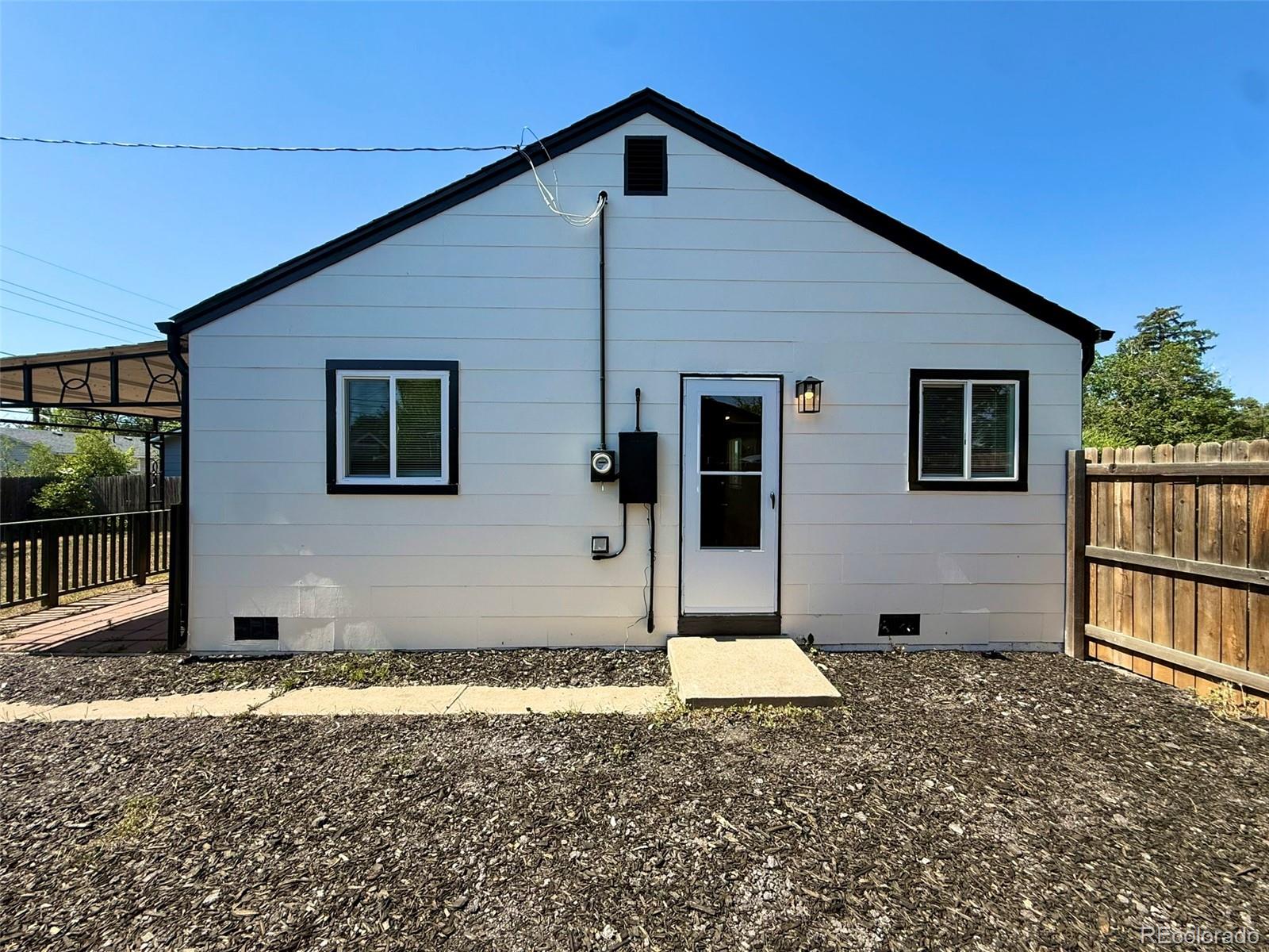 906 Nome St, Aurora, CO 80010