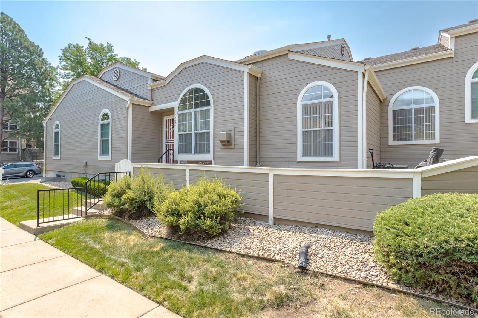 5727 W Asbury Pl, Lakewood, CO 80227