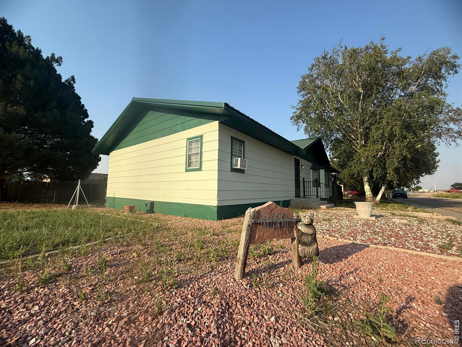 114 Linden Dr, Log Lane Village, CO 80705