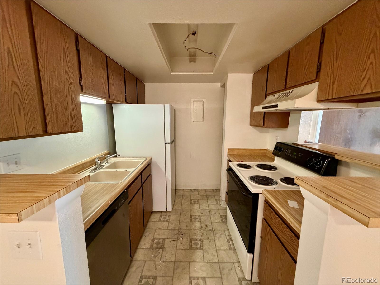14192 E Colorado Dr #202, Aurora, CO 80012
