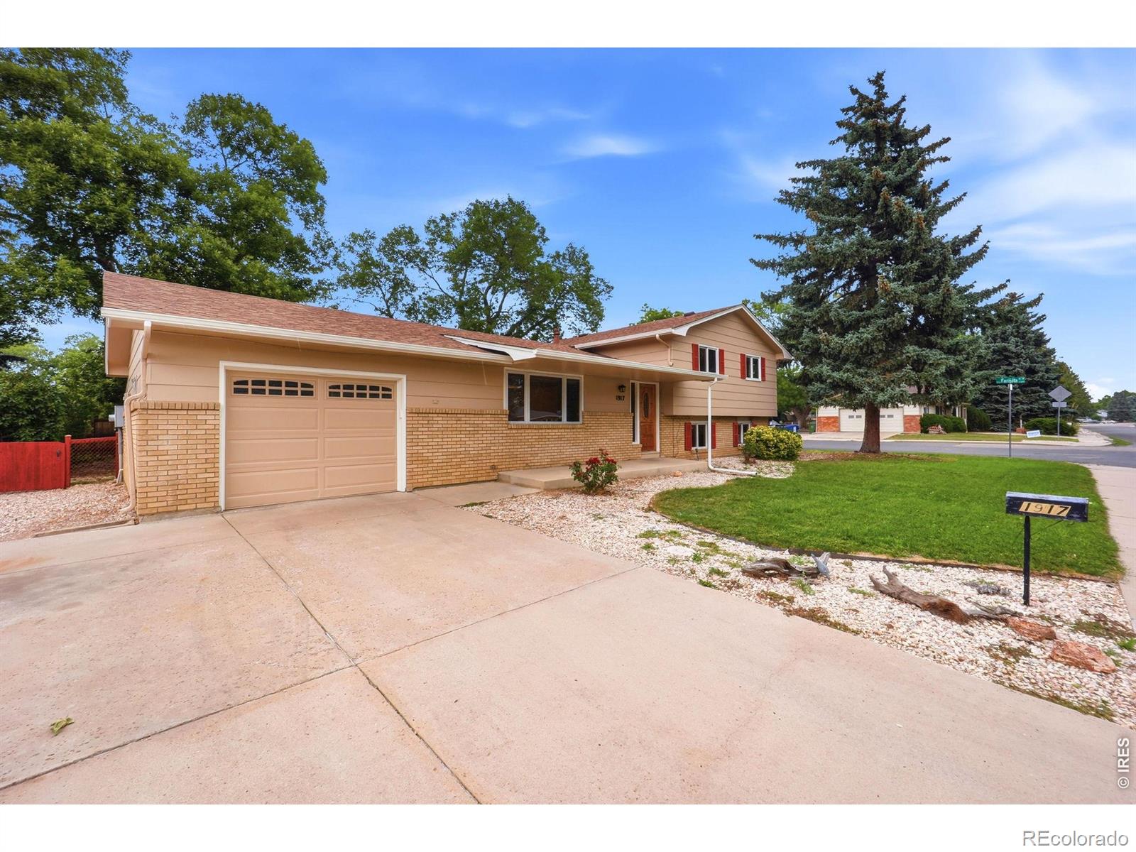 1917 Estrella Ave, Loveland, CO 80538
