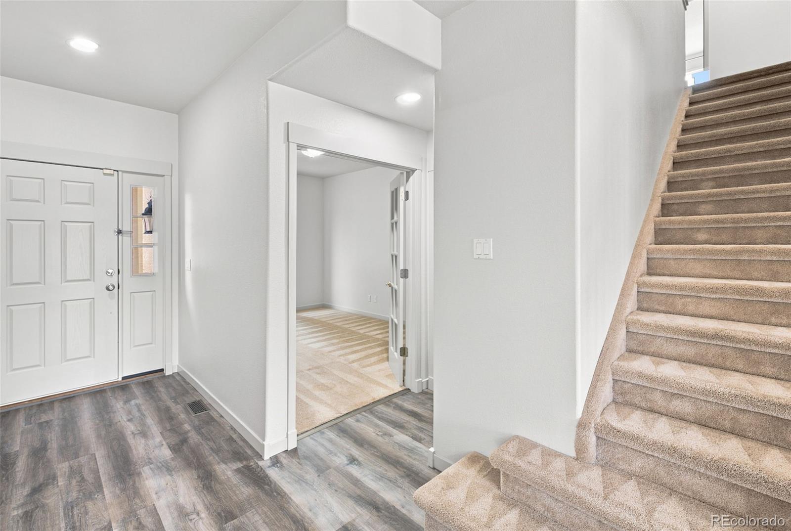 3335 Hollycrest Dr, Colorado Springs, CO 80920