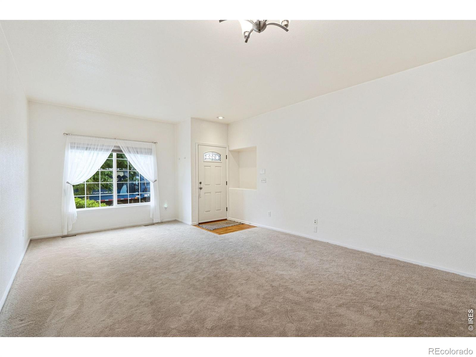 2014 Mainsail Dr, Fort Collins, CO 80524