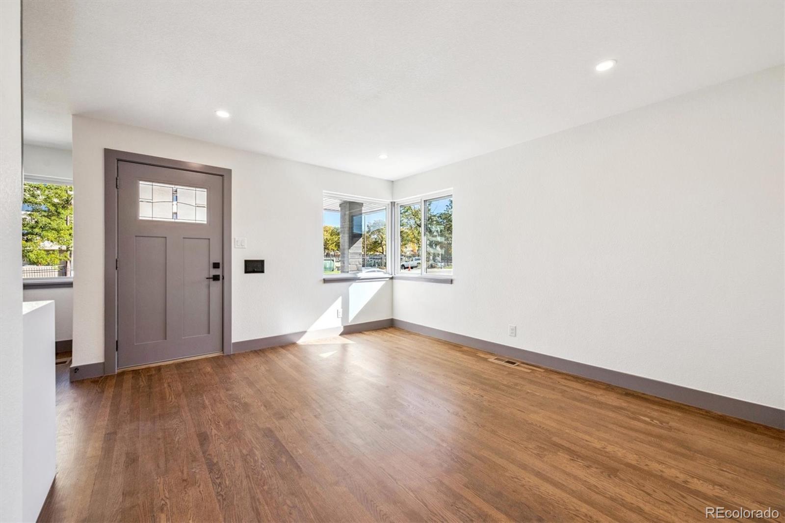 3323 Poplar St #3323, Denver, CO 80207