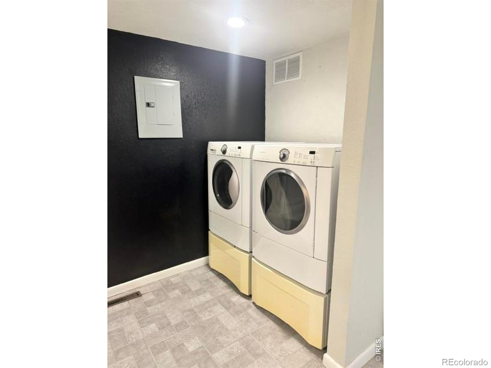 313 E Fletcher St, Haxtun, CO 80731