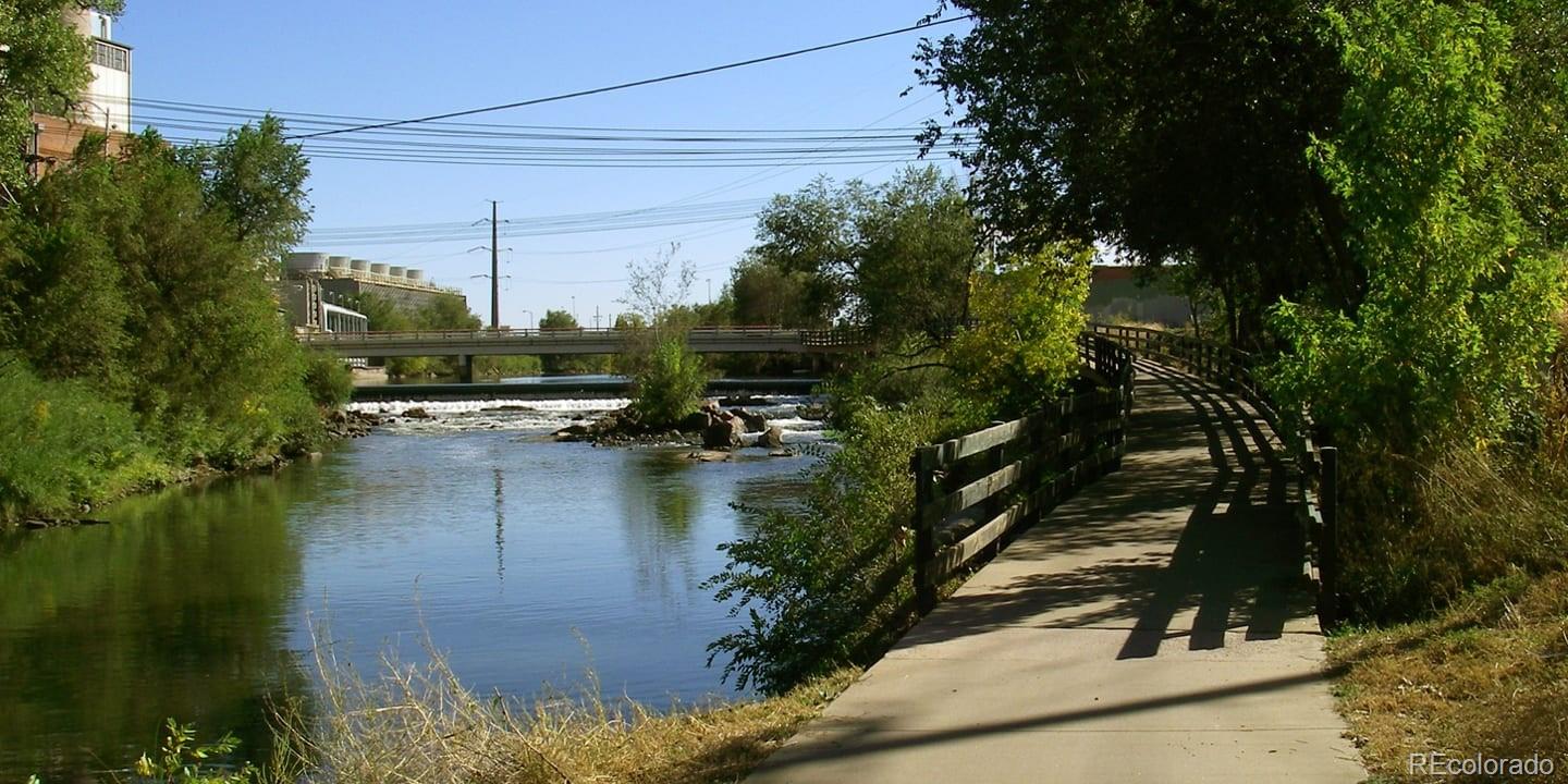 6102 Grape Dr, Commerce City, CO 80022