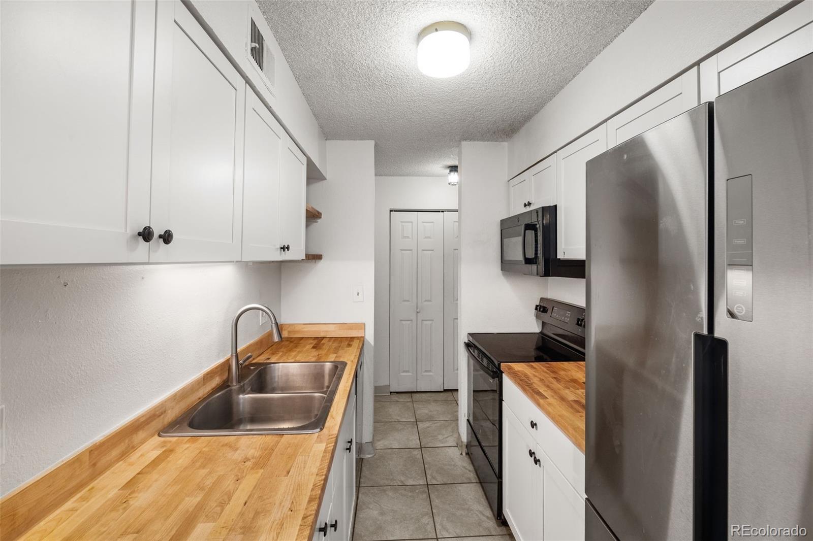 140 E Highline Cir #108, Centennial, CO 80122
