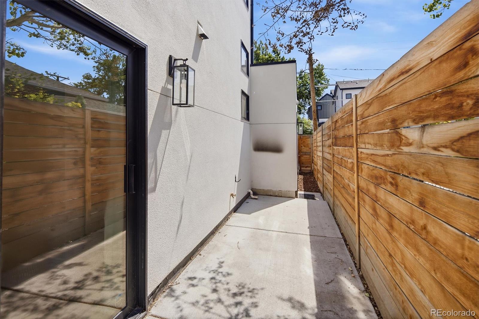 1406 Zenobia St, Denver, CO 80204
