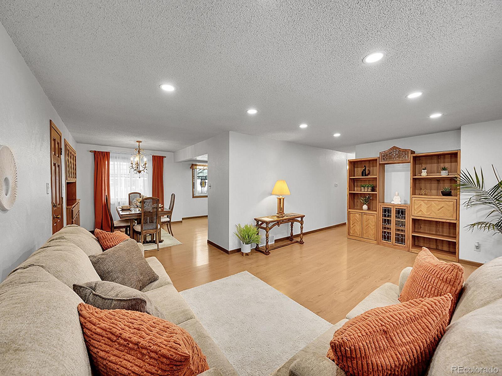 6769 W 70th Ave, Arvada, CO 80003