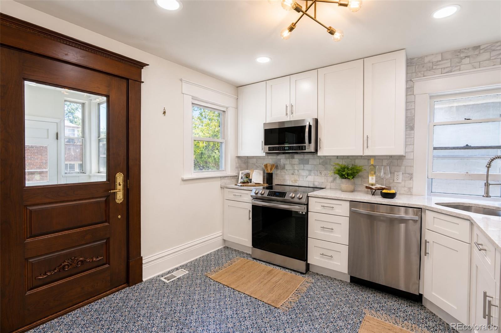 458 N Downing St, Denver, CO 80218