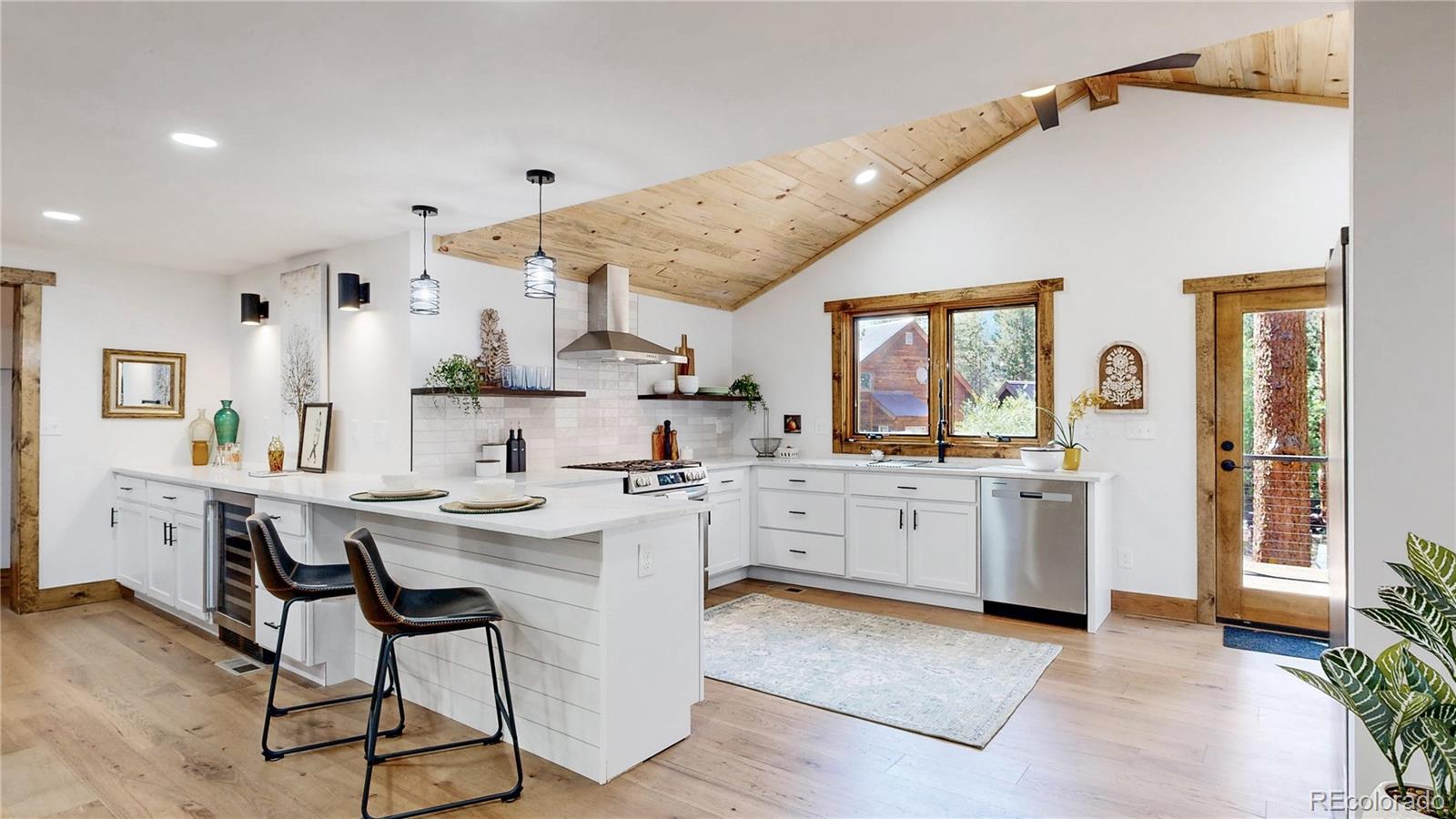900 Tallaqua Dr, Grand Lake, CO 80447