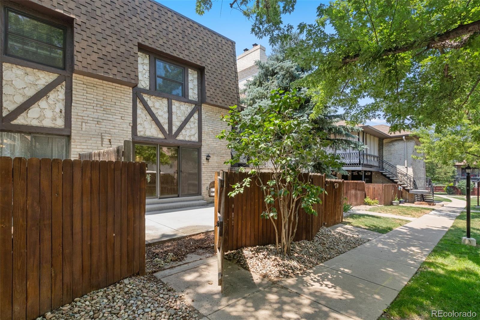 4250 S Olive St #109, Denver, CO 80237
