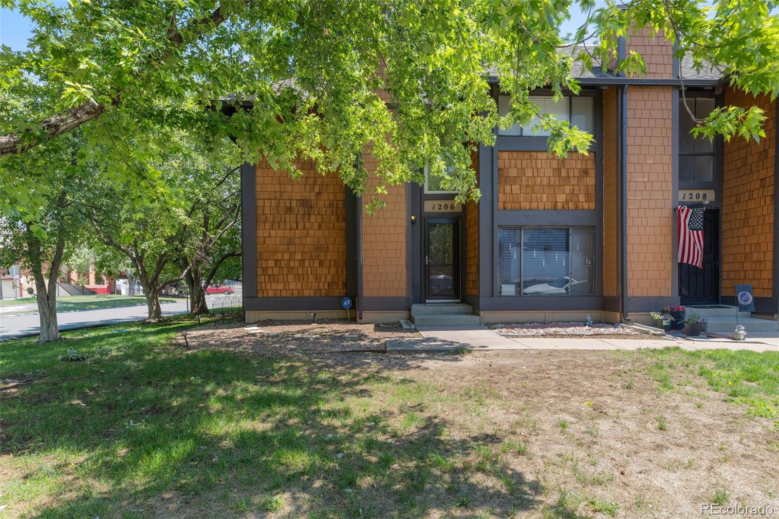 1206 S Dillon Way, Aurora, CO 80012