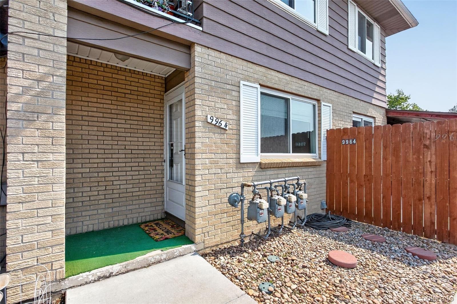 9964 Orangewood Dr, Denver, CO 80260