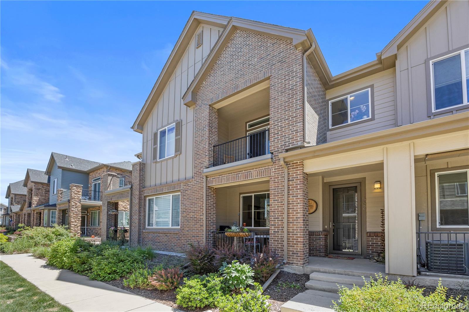 562 E Dry Creek Pl, Littleton, CO 80122