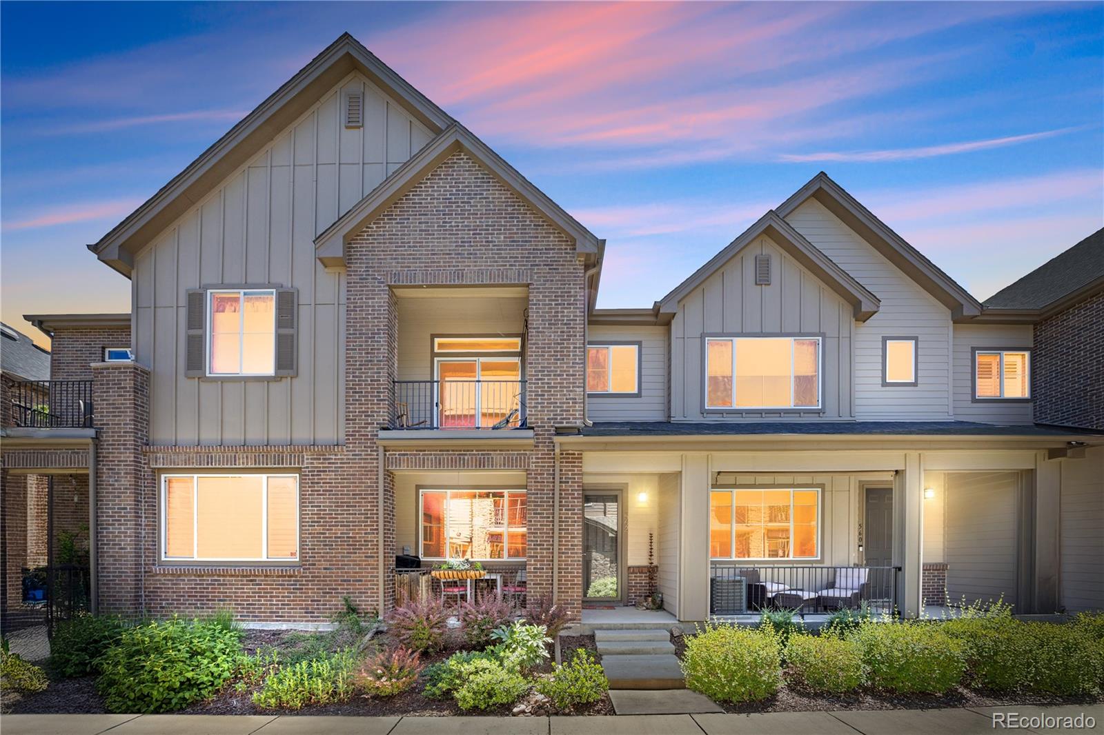 562 E Dry Creek Pl, Littleton, CO 80122