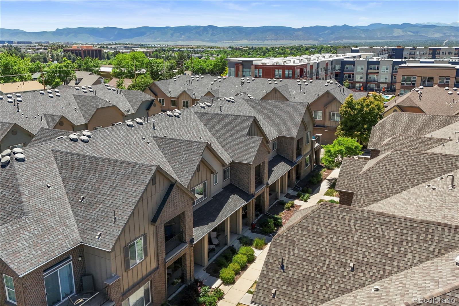 562 E Dry Creek Pl, Littleton, CO 80122