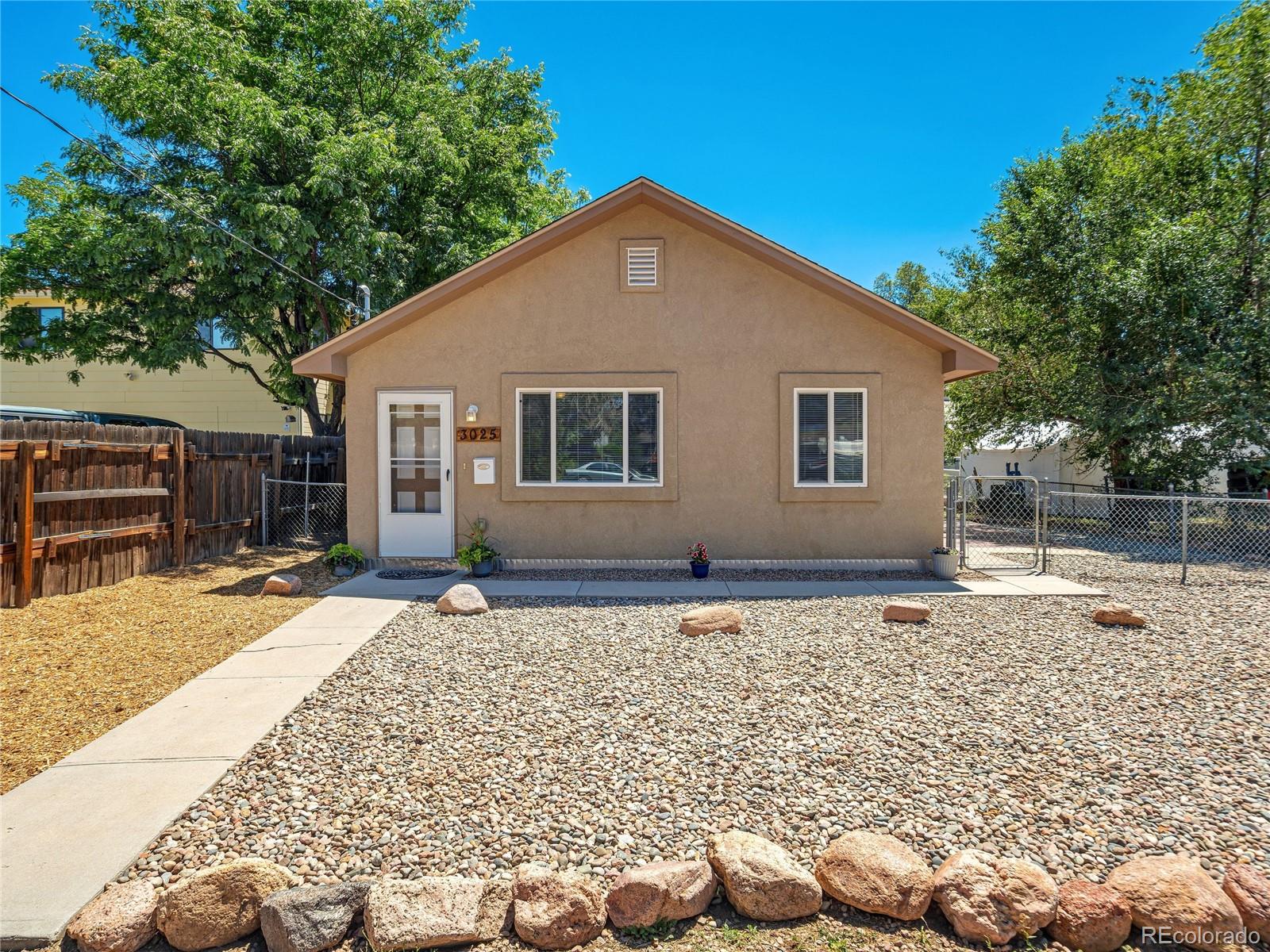 3025 Grandview St, Colorado Springs, CO 80907