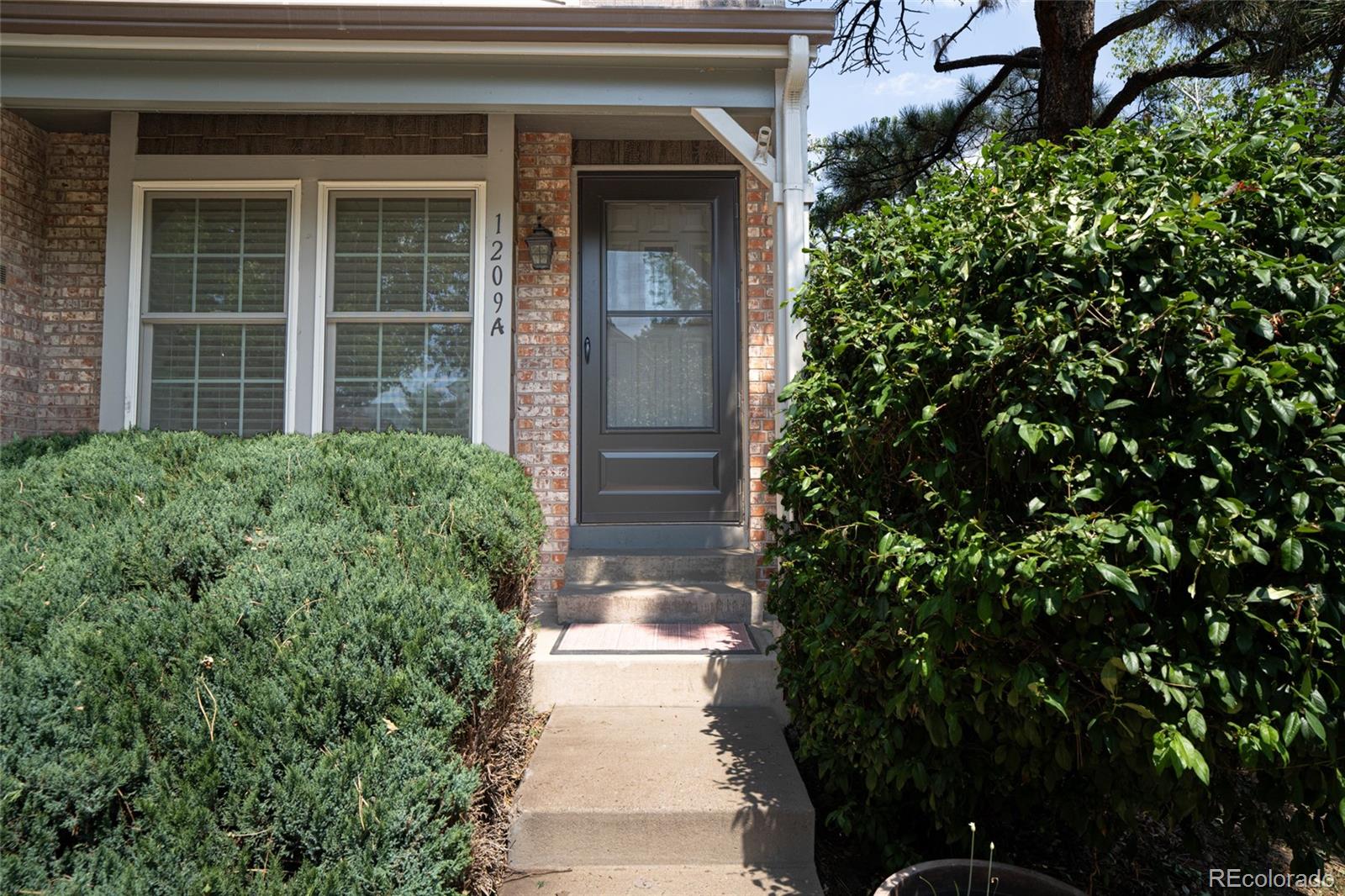 1209 S Flower Cir #A, Lakewood, CO 80232