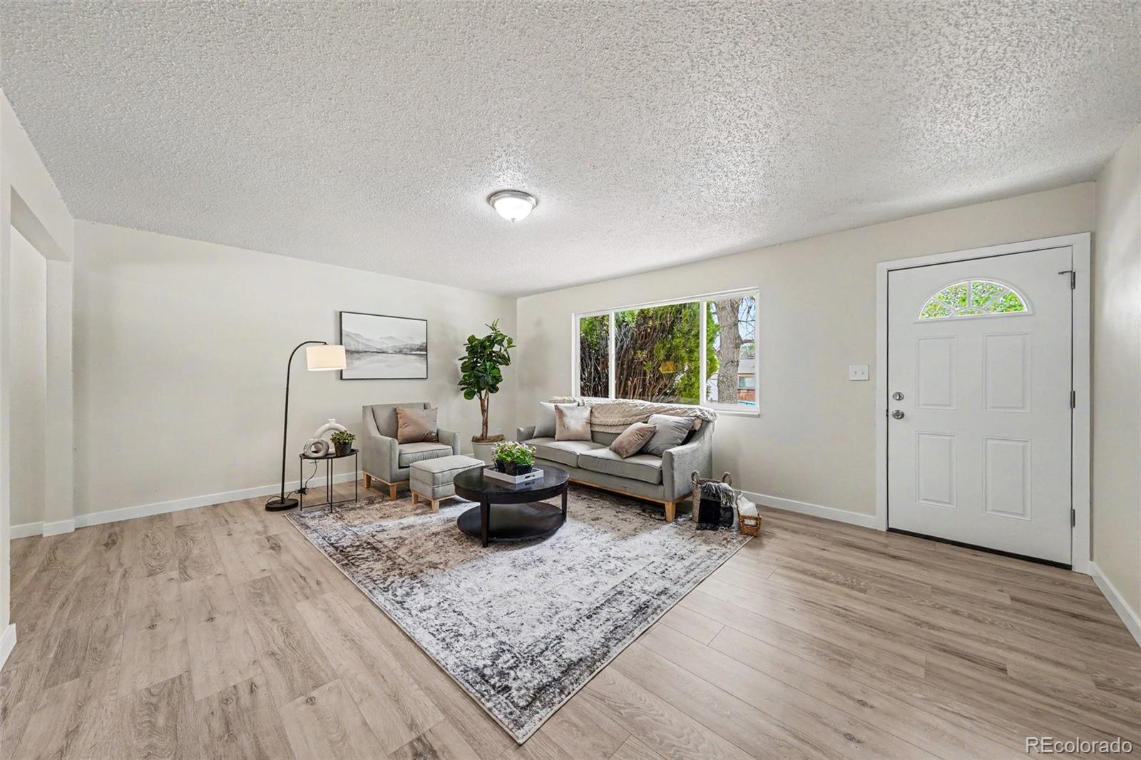 2122 Doniphan Dr, Colorado Springs, CO 80910