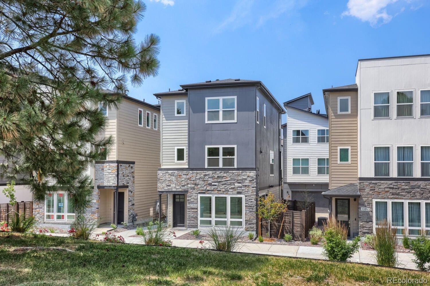 10904 E Hinsdale Cir, Centennial, CO 80112