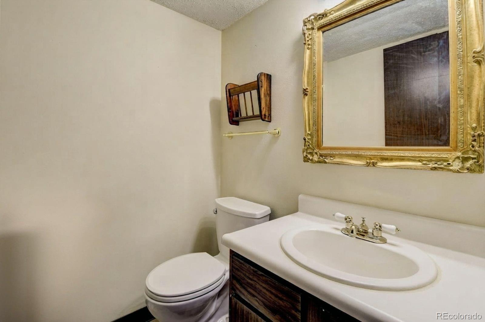 1284 Sable Blvd, Aurora, CO 80011