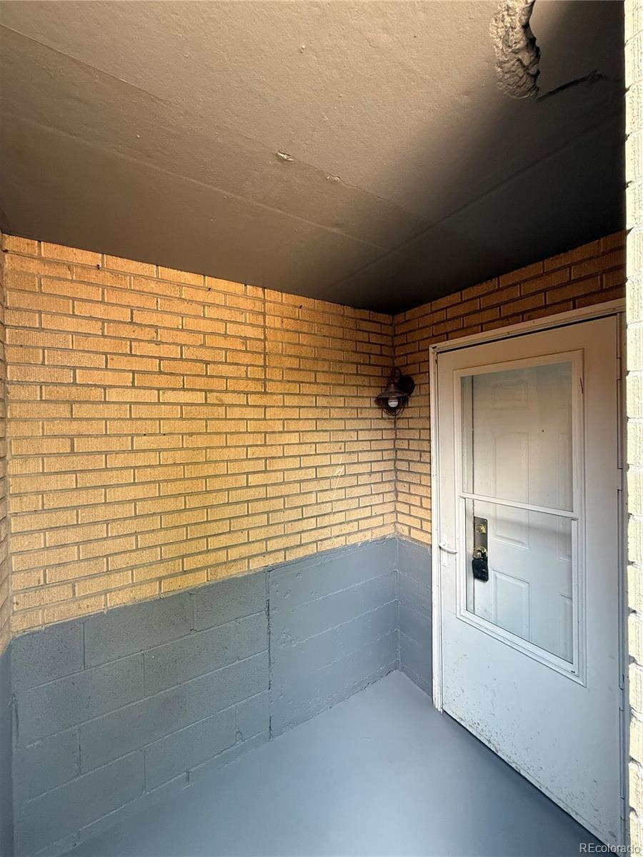 1183 Clinton St, Aurora, CO 80010