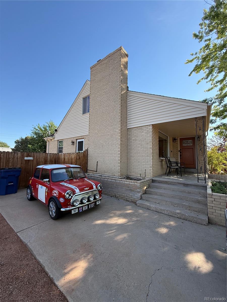 187 University Cir, Pueblo, CO 81005