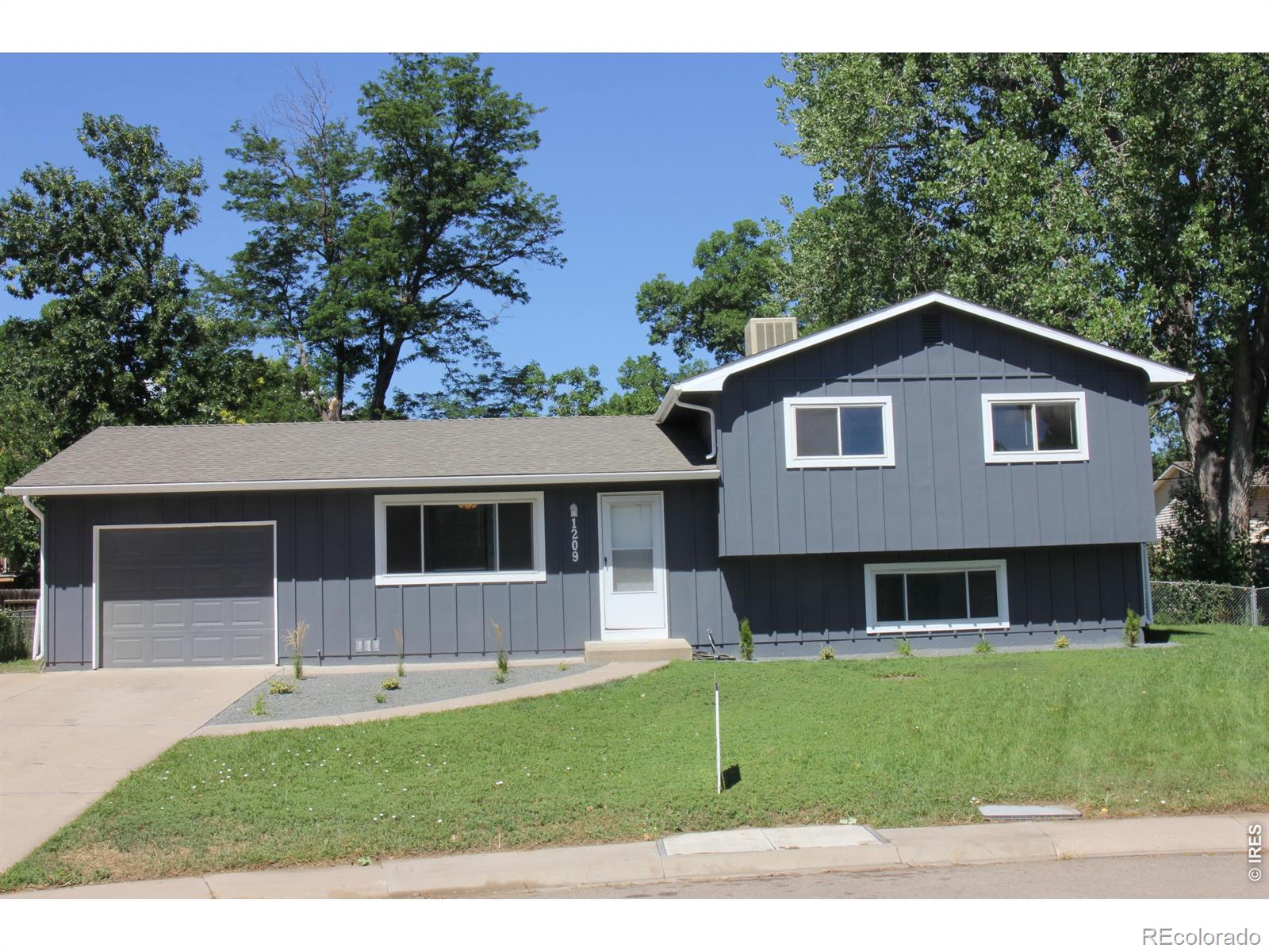 1209 Village Ln, Fort Collins, CO 80521