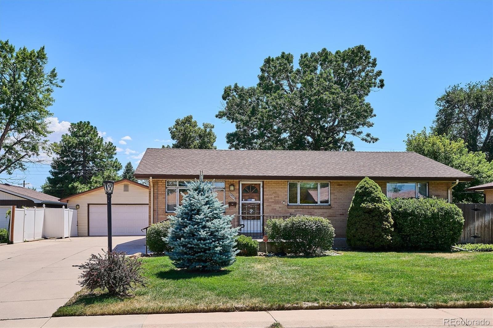 2922 W Layton Ave, Englewood, CO 80110