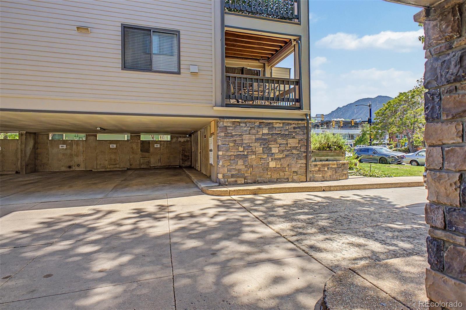 1812 17th St #101S, Boulder, CO 80302