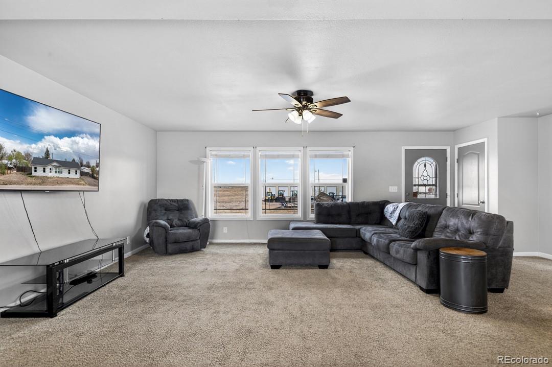 736 Indiana Ave, Limon, CO 80828